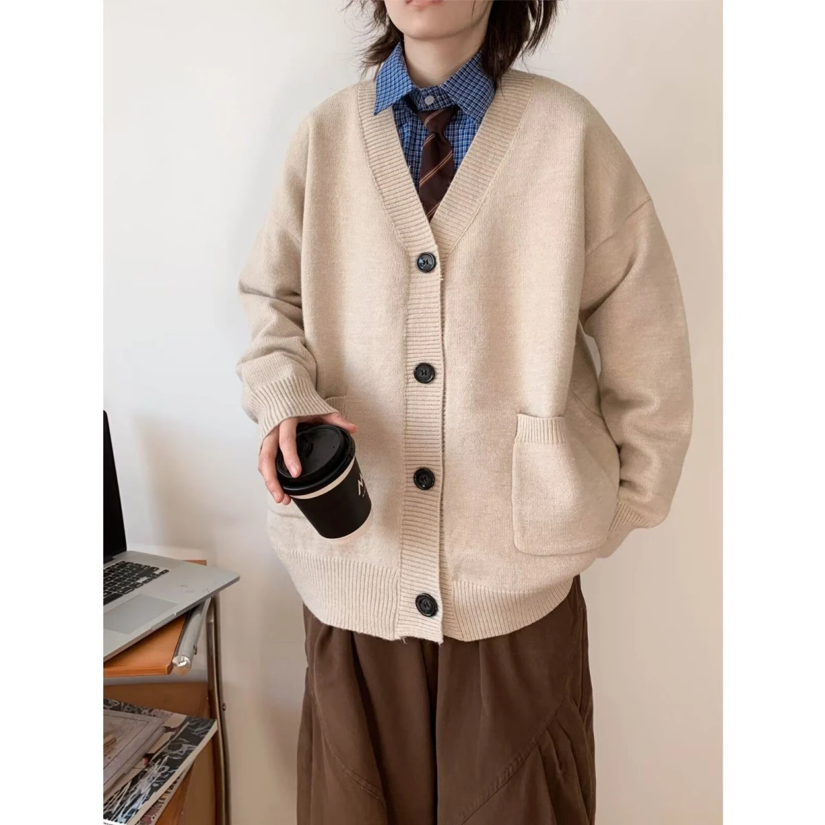 

Casual Knitted V-Ne Men's Sweater Cardigan Korean Sle Autumn Winter Warmth Faionable Leisure Loose Fit Polyester Fiber