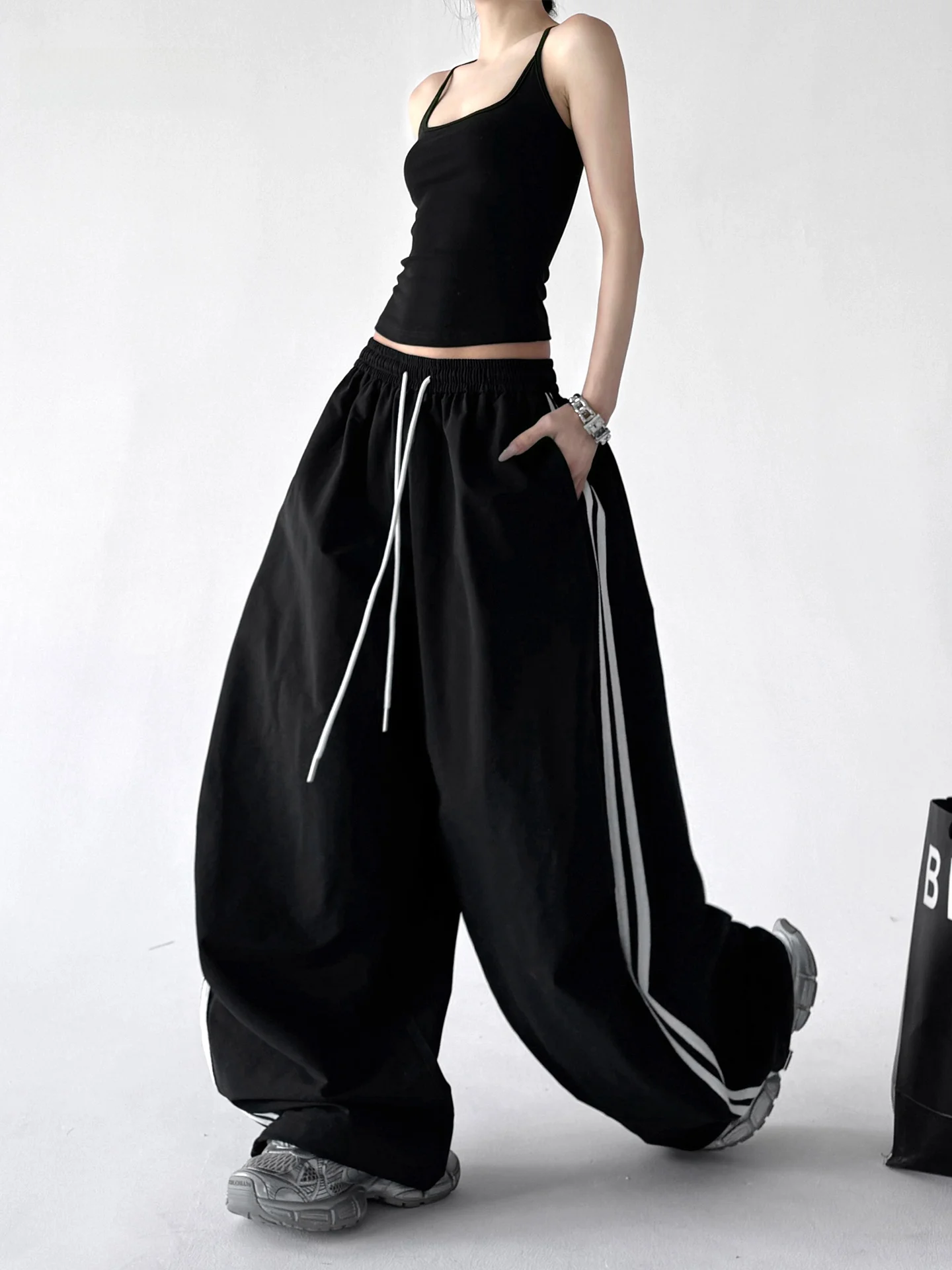 

Женские свободные брюки с широкими штанинами, весна 2026, новинка, повседневные спортивные брюки с высокой талией, в полоску, на шнурке, модные, для города