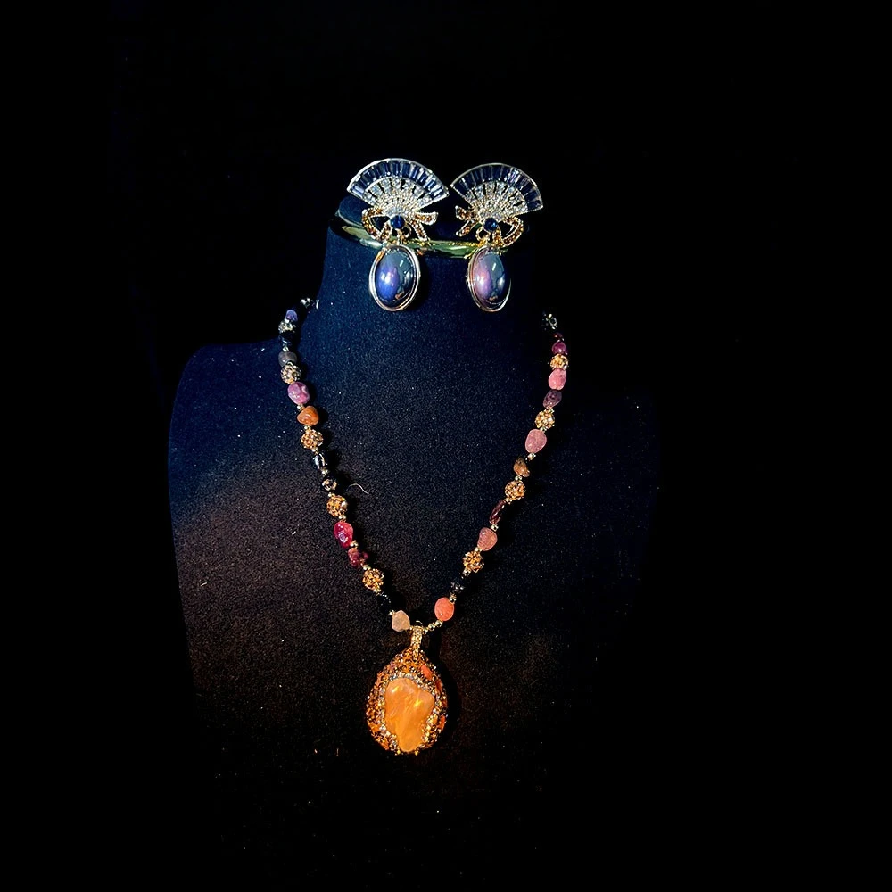 

Ожерелье и браслет ручной работы из бисера и драгоценных камней, винтажные украшения в стиле бохо с большой подвеской, элегантные массивные аксессуары для женщин