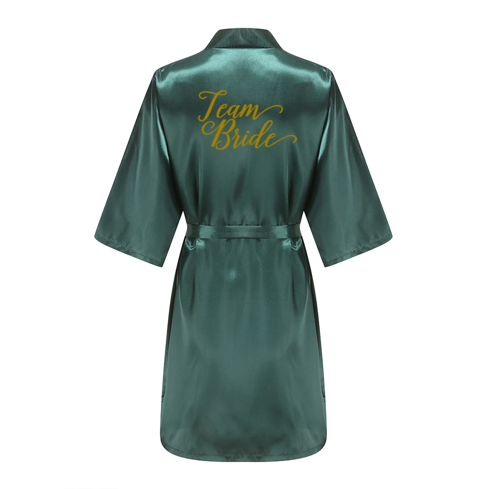 Green Wedding Party Team Bride Robe With Gold Letters Mother Maid of Honor Kimono Satin pigiama accappatoio da damigella d\'onore