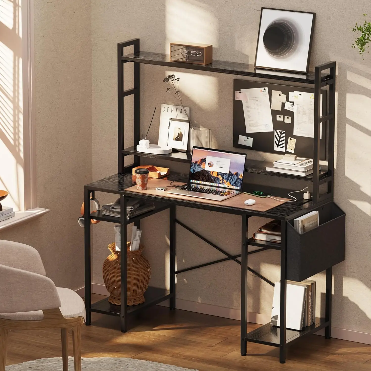 Bureau d'ordinateur avec étagères réglables, bureau de jeu avec lumières LED, prises de courant, support de moniteur, crochets et support de processeur, 47 pouces