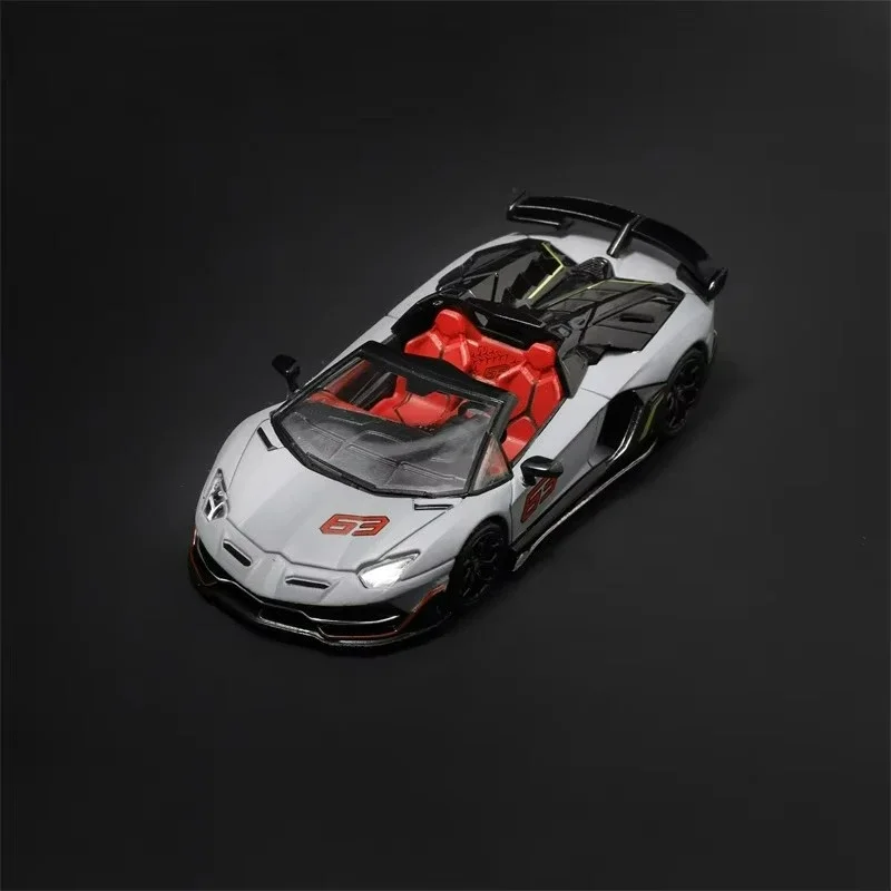 

Maxwell 1:64 Aventador LP770-4 SVJ Combat Grey#63 2025HEC Limited499 Model Car