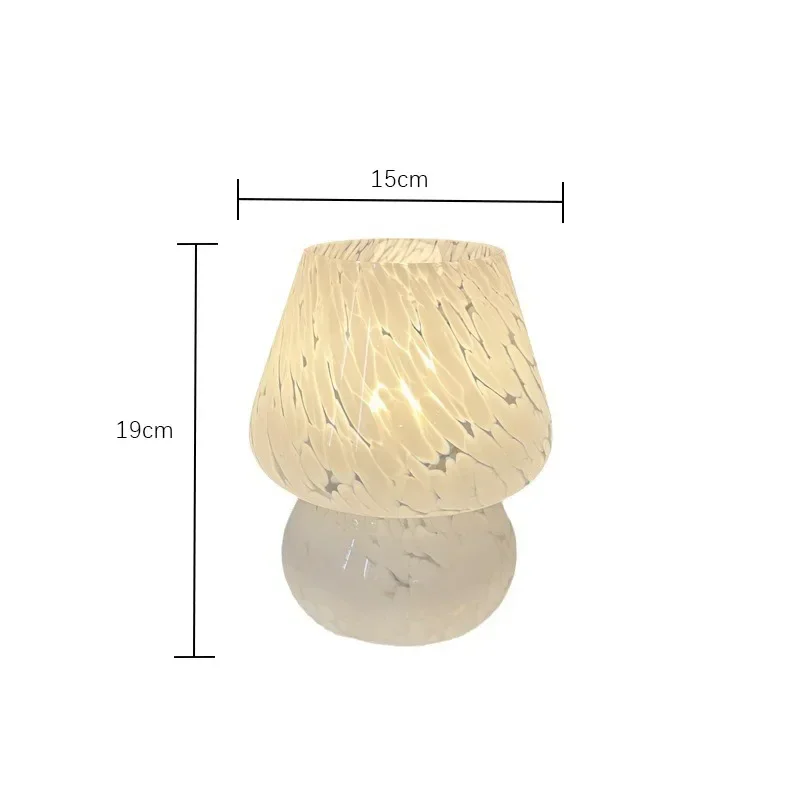 مصباح مكتبي فطر زجاجي عتيق مزخرف ، جو جانبي ، إضاءة ليلية