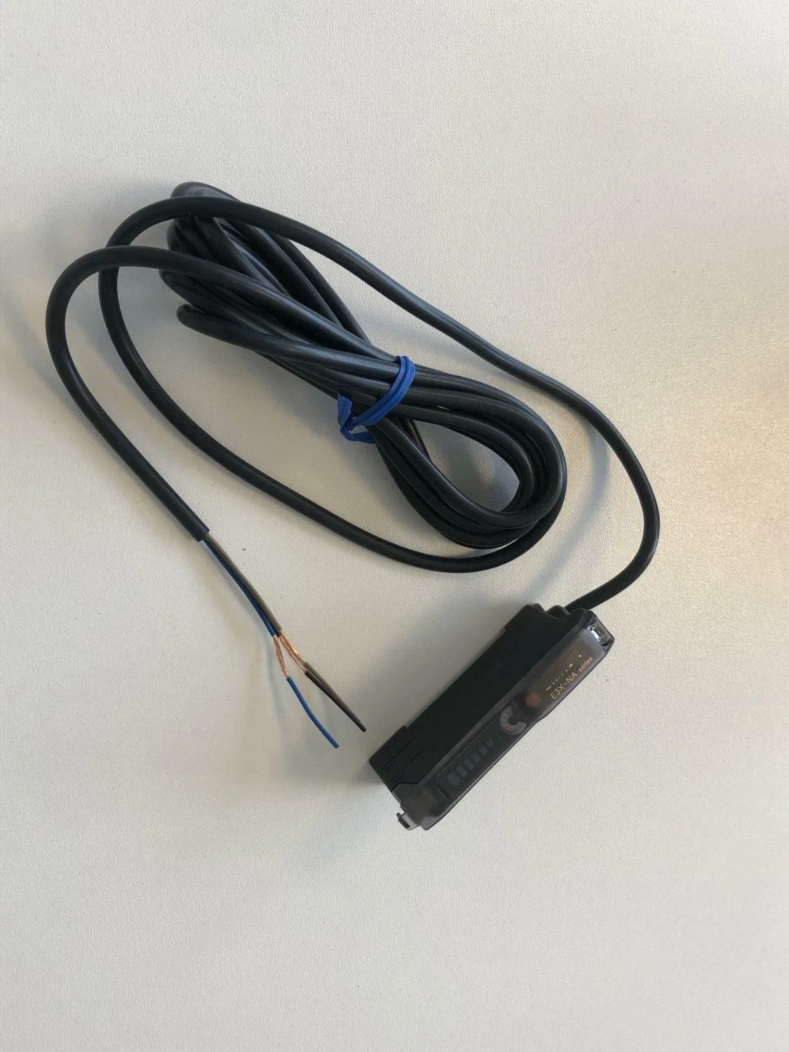 e3x-na41-2m-by-oms-e3x-9123a-photoelectric-sensor
