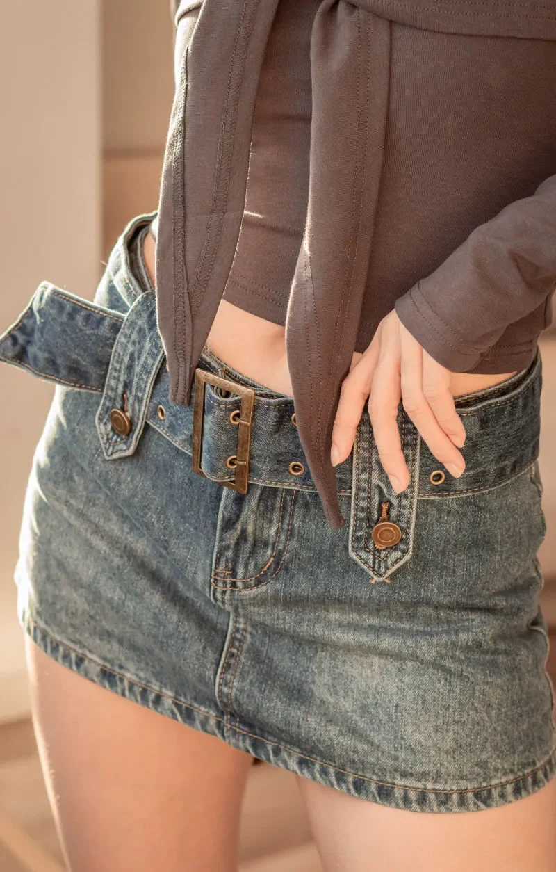 

American black and gray high-waisted denim skirt for small women, slim A-line hip-hugging culottes, spring and summer new style
