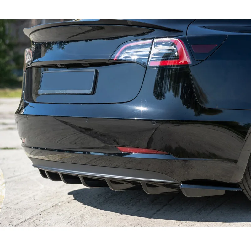 

Подходит для Tesla Model 3: задний спойлер, диффузор заднего бампера, боковые пороги, обвес (2017-2023)