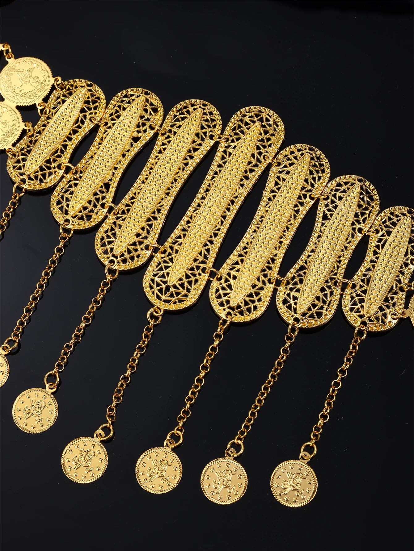 1 Piece of Court-Style Women's Robe Belt, Hollow-Carved, with 7-Piece Splicing Design, Ottoman Coin Tassel Pendant, Jewelry Waist Chain for Arab Women to Wear in Weddings and Festivals