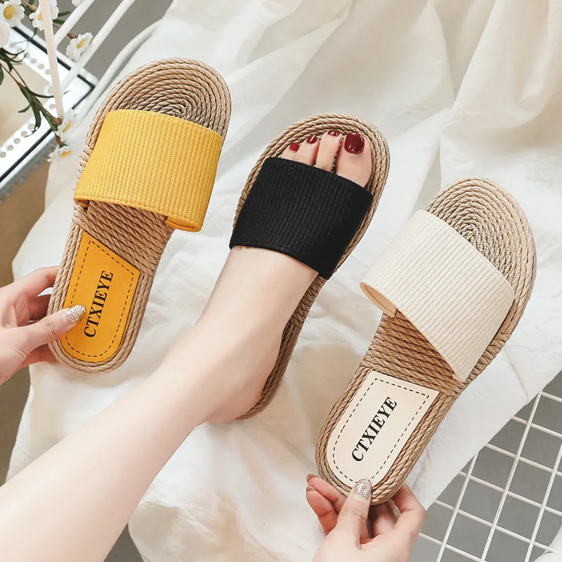 Sepatu anti-selip, Kasut tren perempuan Anti slip dengan sol lembut nyaman silang dengan sandal datar dan sandal jepit 2024