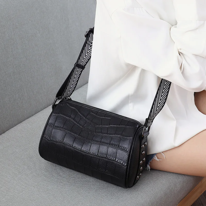 

Women Genuine Leather Luxury Replica Designers Pillow Bag Lady Daily Street Style Messenger Bag Female High Quality Shoulder Bag