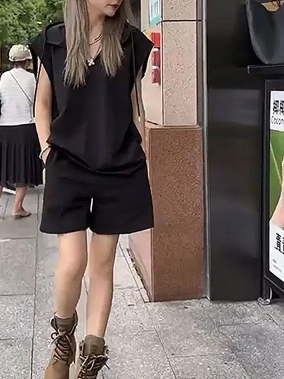

plus Size 300 Pounds Black Casual Lazy Hat Hoodie Sleeveless Women Wide Leg Shorts Two Piece Set Summer Fashion plus Size Set