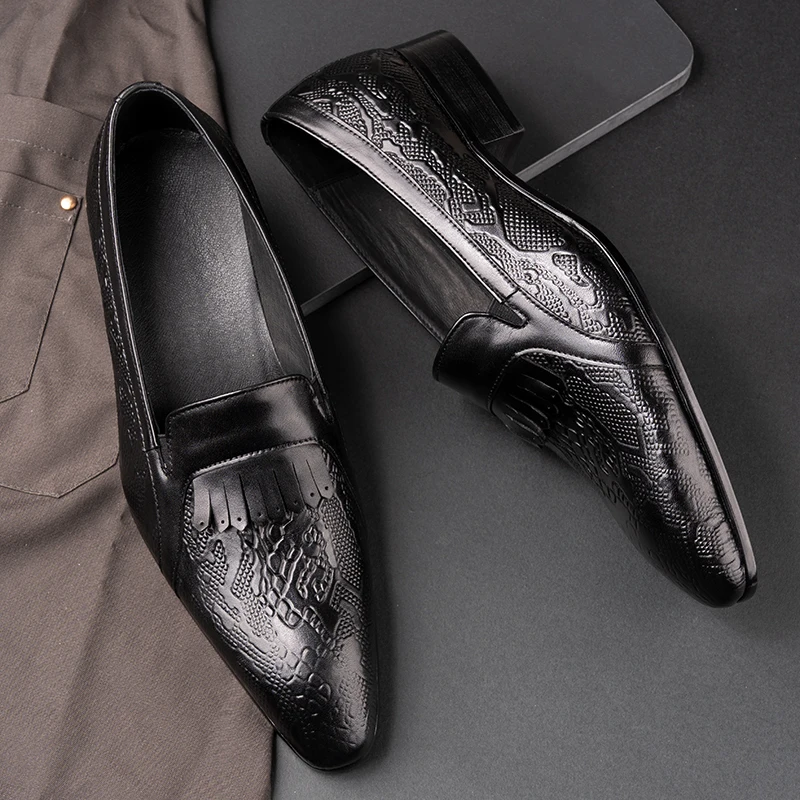 

Men Leather Shoes First Layer Cowhide Leather Business Shoes Pointed Toe Fashion Platform Work Men Loafers Wedding Brogue Shoes