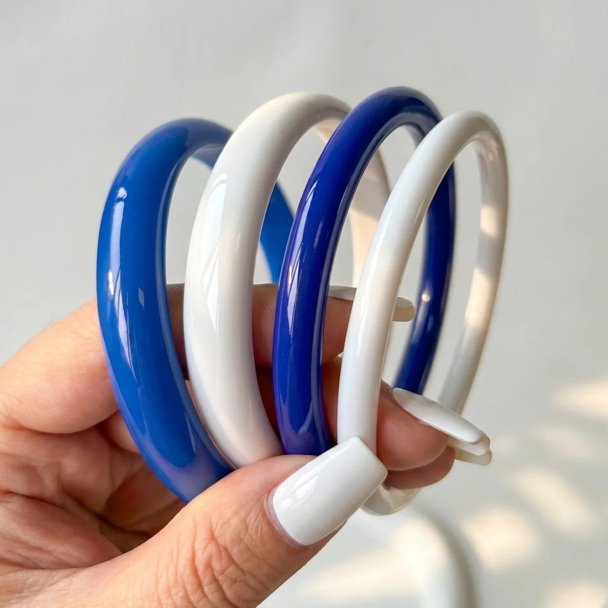 4pc Punk Stackable Resin Acrylic Round Bracelet Set for Women