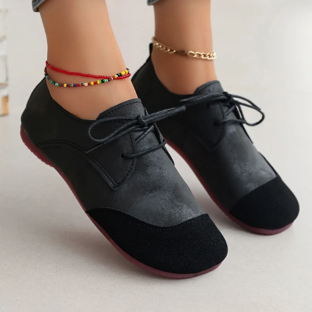Modische neue Damen-Schuhe mit weicher Sohle, runder Spitze, Wildleder, Schnürschuhe, bequeme Loafer, Low-Top-Retro-Freizeitsneaker, Übergröße 43 – Detail 3