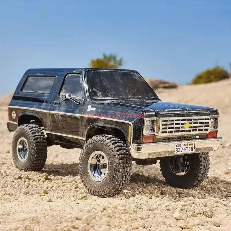 FMS-リモコン付きシボレーk5ブレザー,1:24スケール,4wd,デュアルスピード,ドアブリッジ,オフロード車,シミュレーションモデル,おもちゃ,ギフト