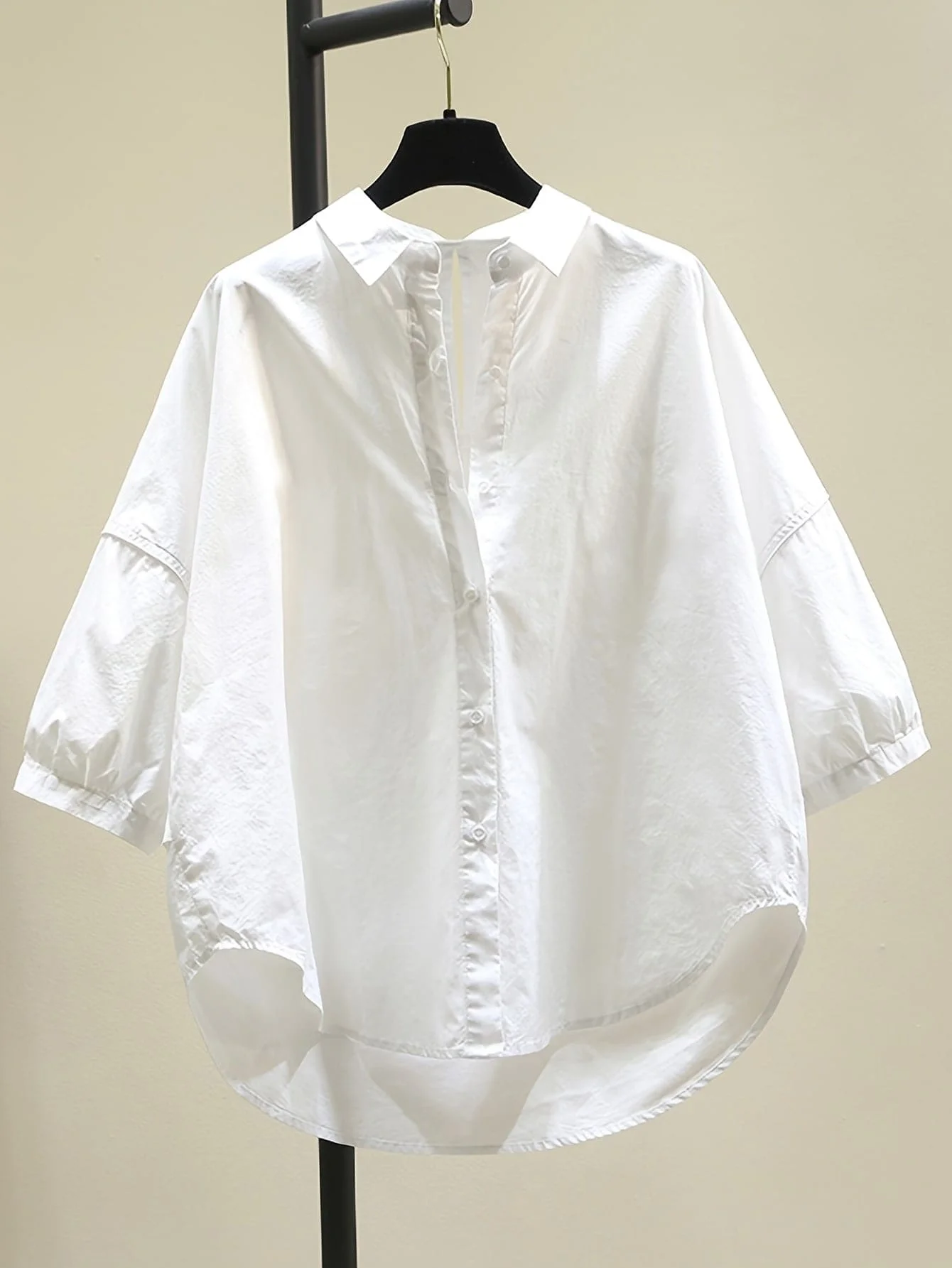 

Женская свободная повседневная рубашка с рукавом 3/4 и вырезом на спине, минималистичная, белая