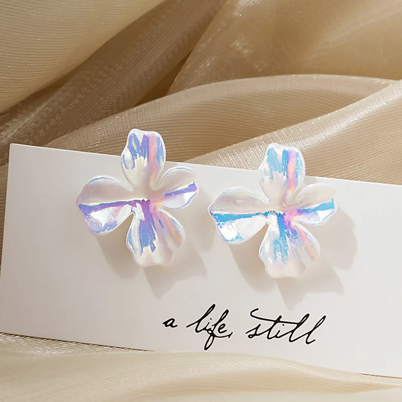 

New Acrylic Resin UV Laser Four Petal Leaf Flower Stud Earring for Women Temperament Simple Cute Design Jewelry Brincos Gift