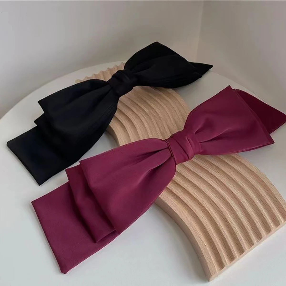 Große Satin-Haarschleifen Elegante Einfarbige Haarspangen für Damen und Mädchen Frisuren – Detail 3