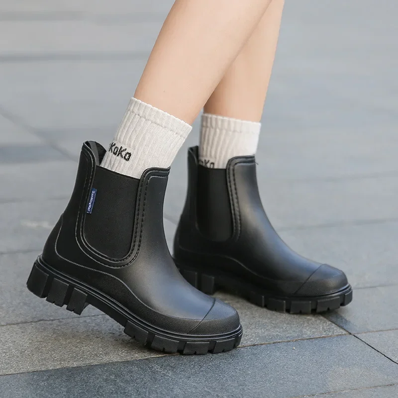 Women\'s Color Fashion Rain Boots Four Seasons Wearable Water Shoes Outdoor Waterproof Mid-tube All-match Rain Boots Women Botas