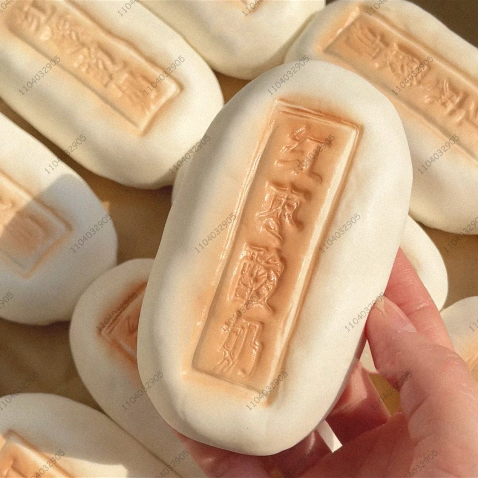 

Jujebe Йогуртовый торт Медленно растущая мягкая игрушка Йогуртовый торт Кондитерские изделия Сжимаемая игрушка Медленный отскок Антистрессовый выпуск Рука Расслабление Подарочная игрушка