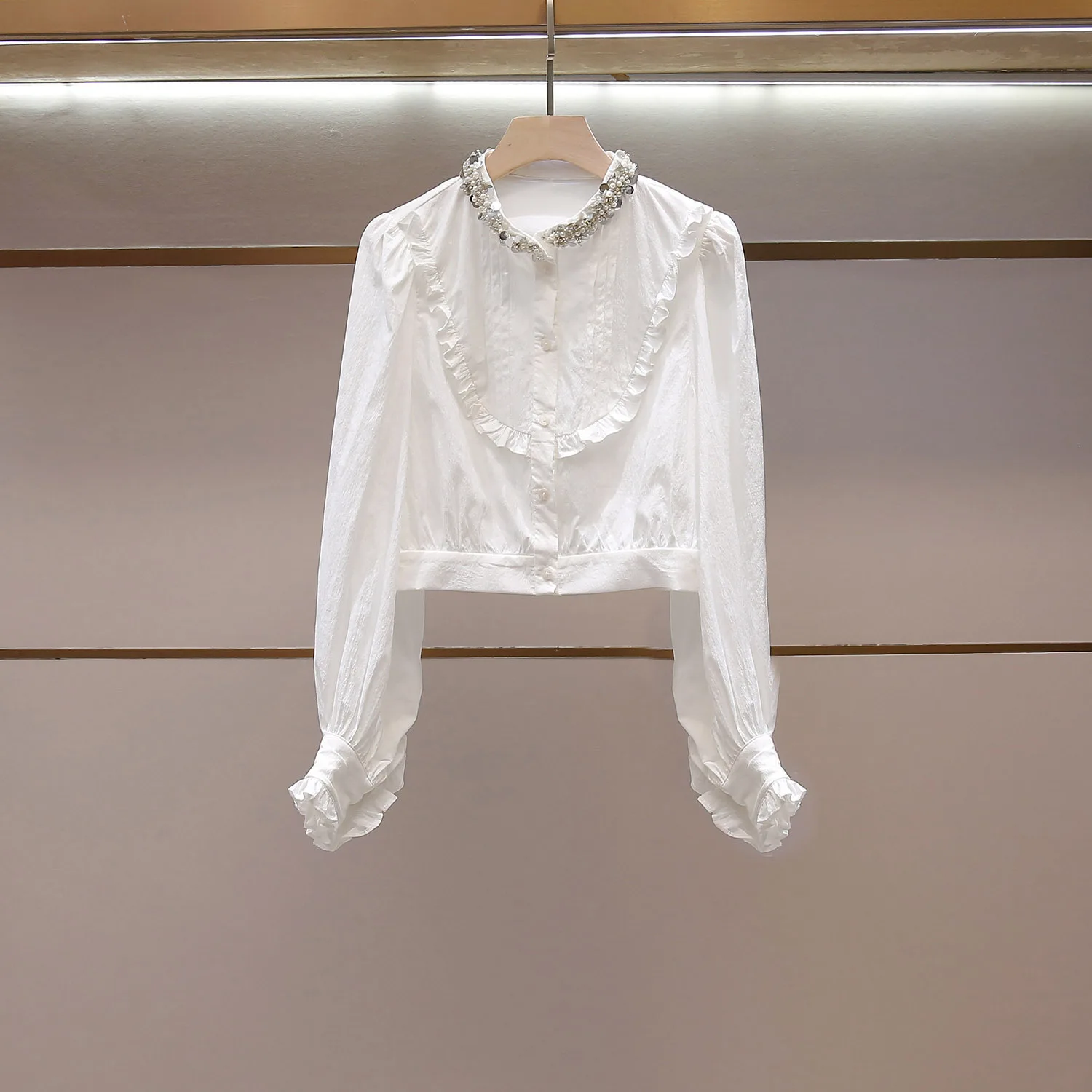 

High-End Women's round Neck Lace Shirt Spring New Style Anti-Aging Pearl Embellishment Small Fragrance Style Chinese Brand