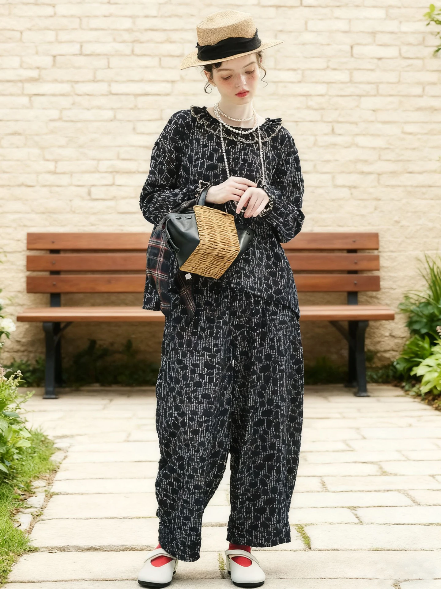 

Women's Plaid Jacquard Sweatshirt with Lace Trim on Collar and Cuffs Suitable for Daily Casual Wear Sweet and Fashionable 255251