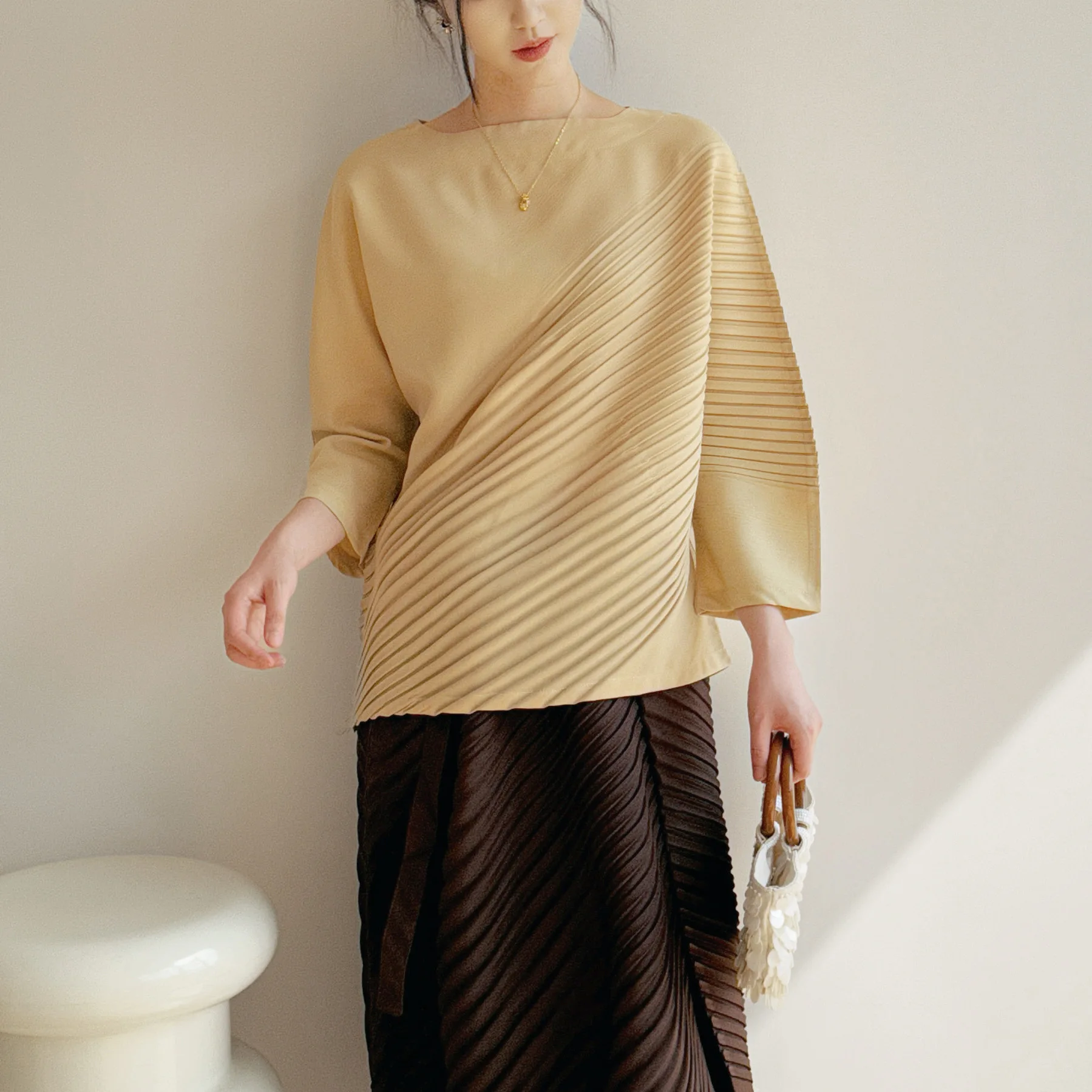 Royal Blue Asymmetric Pleated Batwing Sleeve Top Lightweight Wrinkle-Resistant Women's Casual Daily Vacation Office Party Blouse