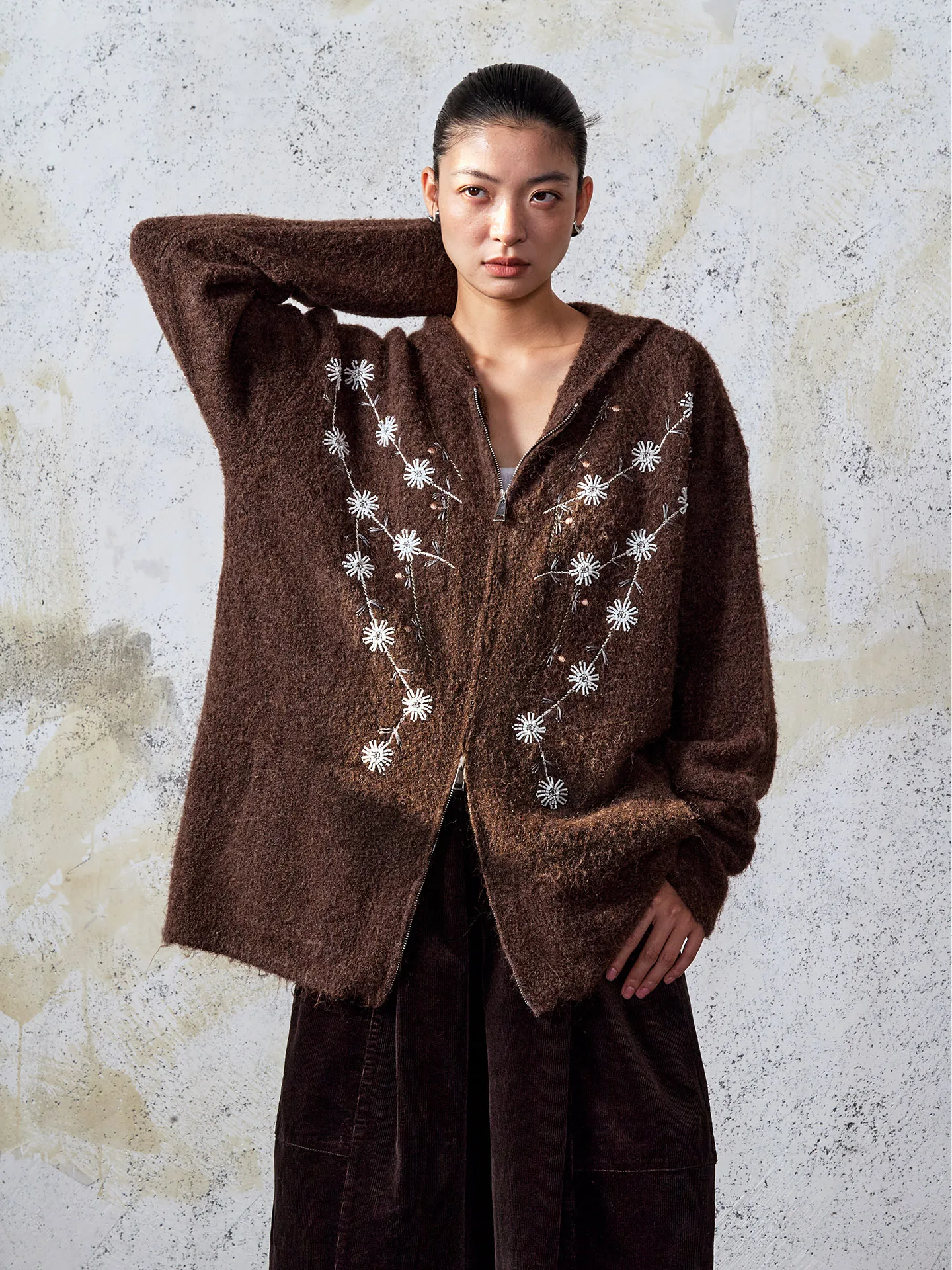 

Оригинальный дизайн Lo Beng: Свободный крой, толстовка на молнии с капюшоном, вышивка жемчугом, осенне-зимний теплый термотоп