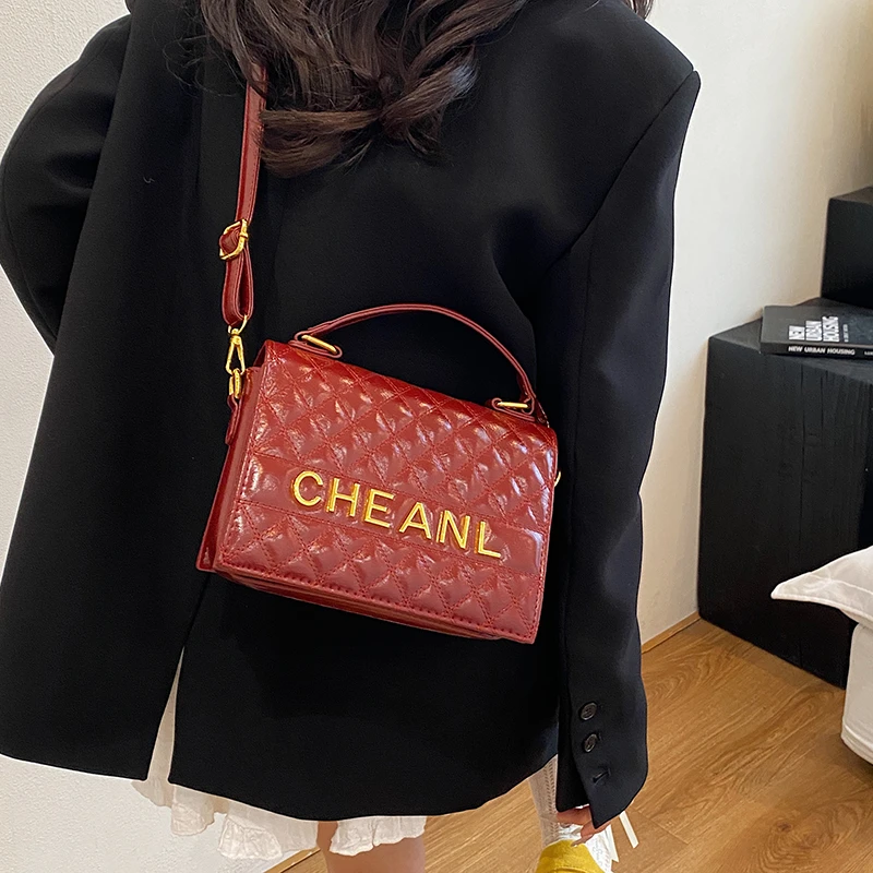 

Elegant Ladies Shoulder Bag Made Of High-Quality Leather Popular Classic From Luxury Brand Famous Designer Chic Look