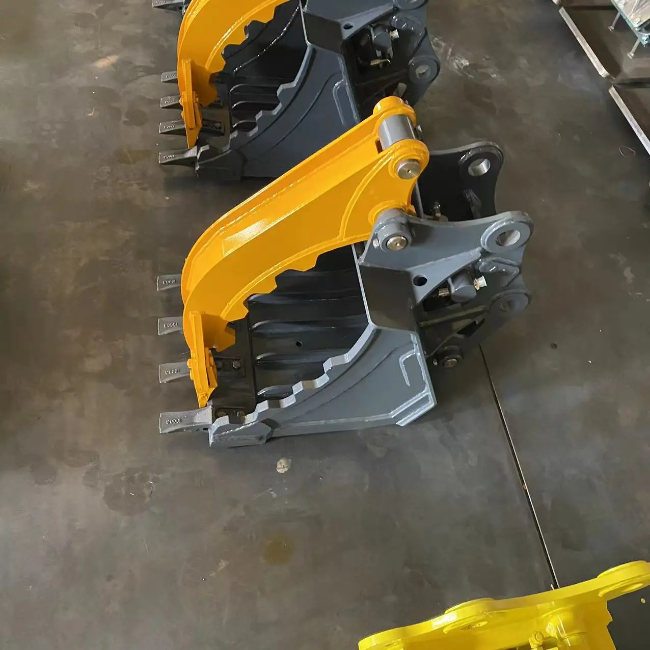 Q355 Steel Excavator Grab Bucket: Clean Debris, Load Garbage with Bidirectional Foot Valve