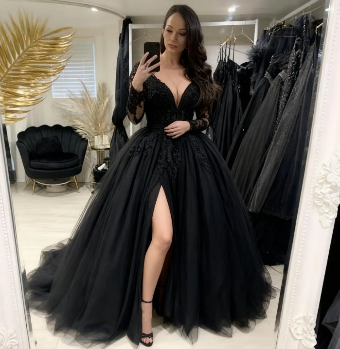 ชุดแต่งงานสไตล์โกธิคสีดำ คอวีลึก แขนยาว ผ้าทูลล์ ชุดเจ้าสาววินเทจ ผ่าข้าง สำหรับงานแต่งงานในสวนหรือชายหาด สามารถสั่งตัดได้ ปี 2026