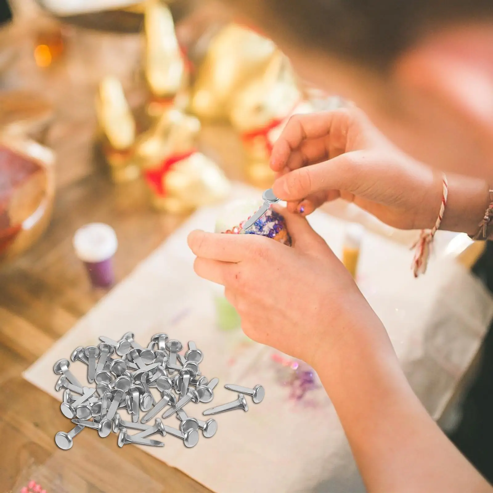 50 قطعة من مشابك النحاس ذات الشق المزدوج لمثبتات الورق لوازم يدوية معدنية مزخرفة للأطفال أظافر ذات أرجل ورأس مستدير