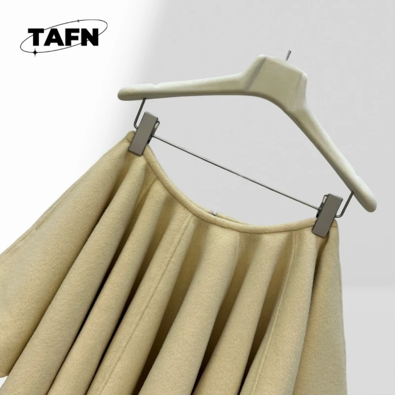 Spódnica damska z wysokim stanem, elastycznym pasem, o kroju litery A, mini, gładka, wygodna na co dzień, model AI1332