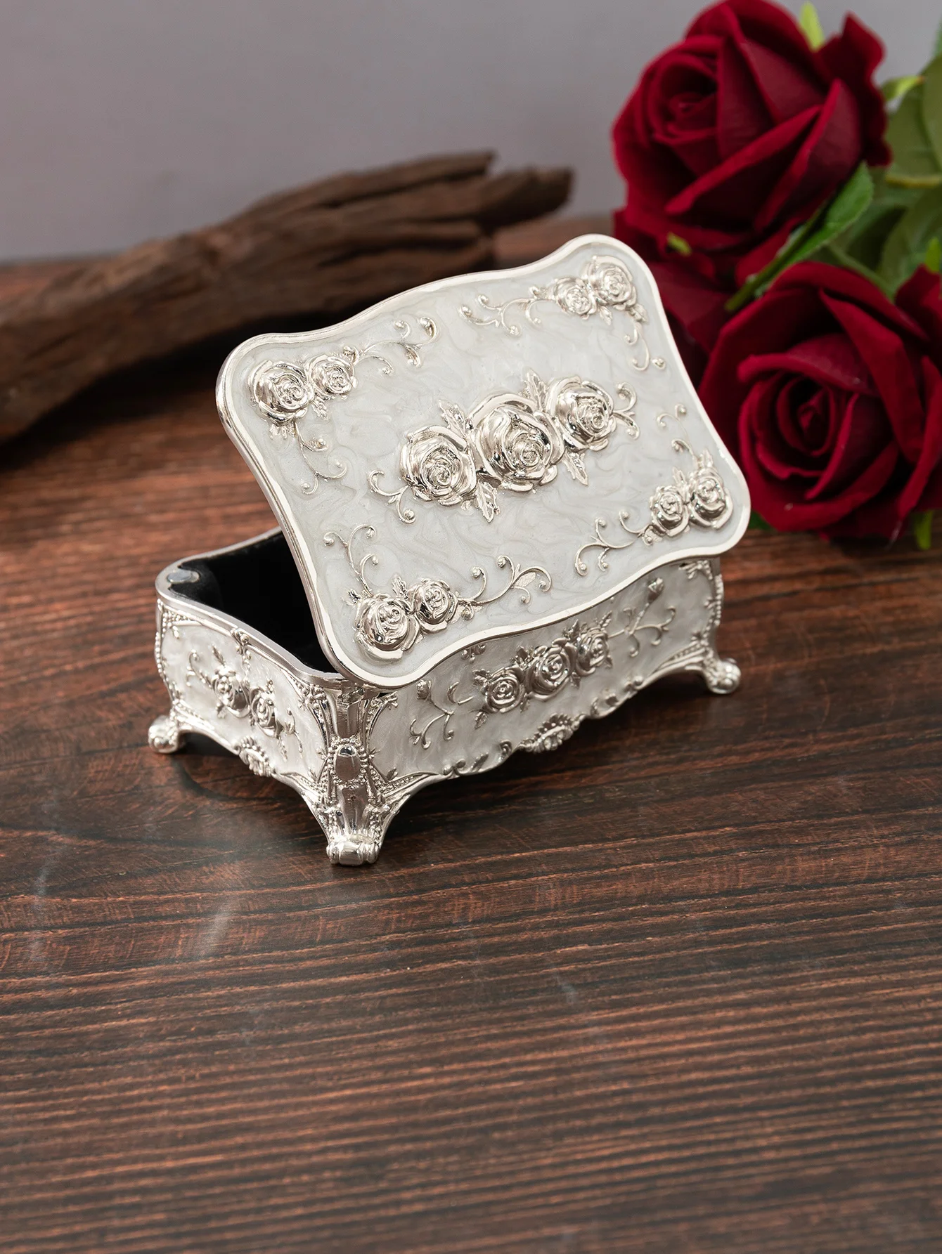 European Rose Jewelry Box Light Luxury Creative Cotton Swab Home Table Decoration Valentine\'s Day Ring Necklace Metal High-e