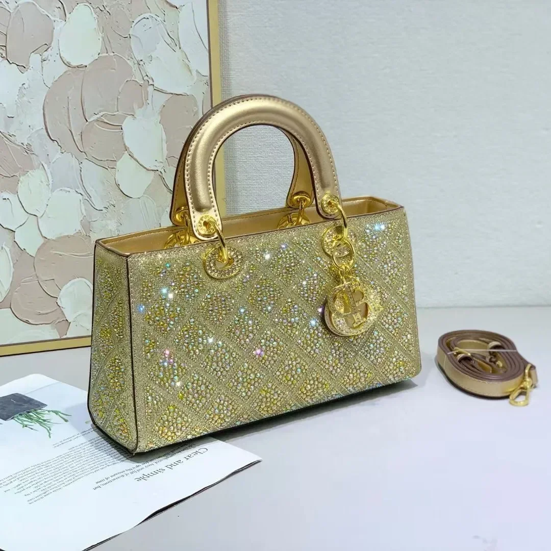 

2025 Genuine Leather Messenger Bag For Women Designed By Famous Designer With Shoulder Strap Elegant