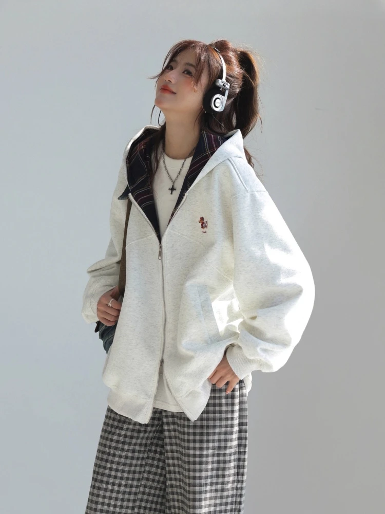 เสื้อแจ็คเก็ตพิมพ์ลายผู้หญิงสไตล์ซับคัลเจอร์ พร้อมฮู้ดบุซับใน ดีไซน์ทันสมัยสไตล์อเมริกัน แฟชั่น Y2K เสื้อโค้ทแนวสตรีทอเมริกันย้อนยุค