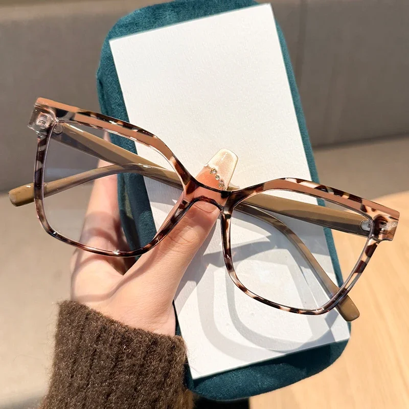 New Fashion Color Blocked Women's Reading Glasses Retro Ultra Light Neutral Large Frame Versatile Anti Blue Light Glasses