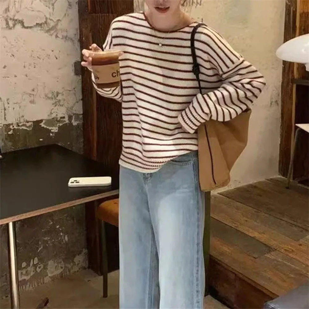 Gestreifter Strickpullover für Damen, 2025, neuer Herbst, O-Ausschnitt, lange Ärmel, lockere Passform, modischer Bodenpullover, weibliche kurze Tops