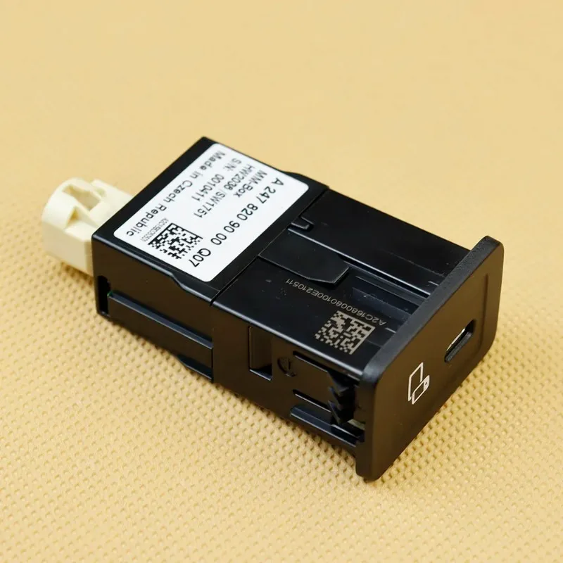 For GLC X253 C253 2018 Rear USB Socket Connector A2478209000