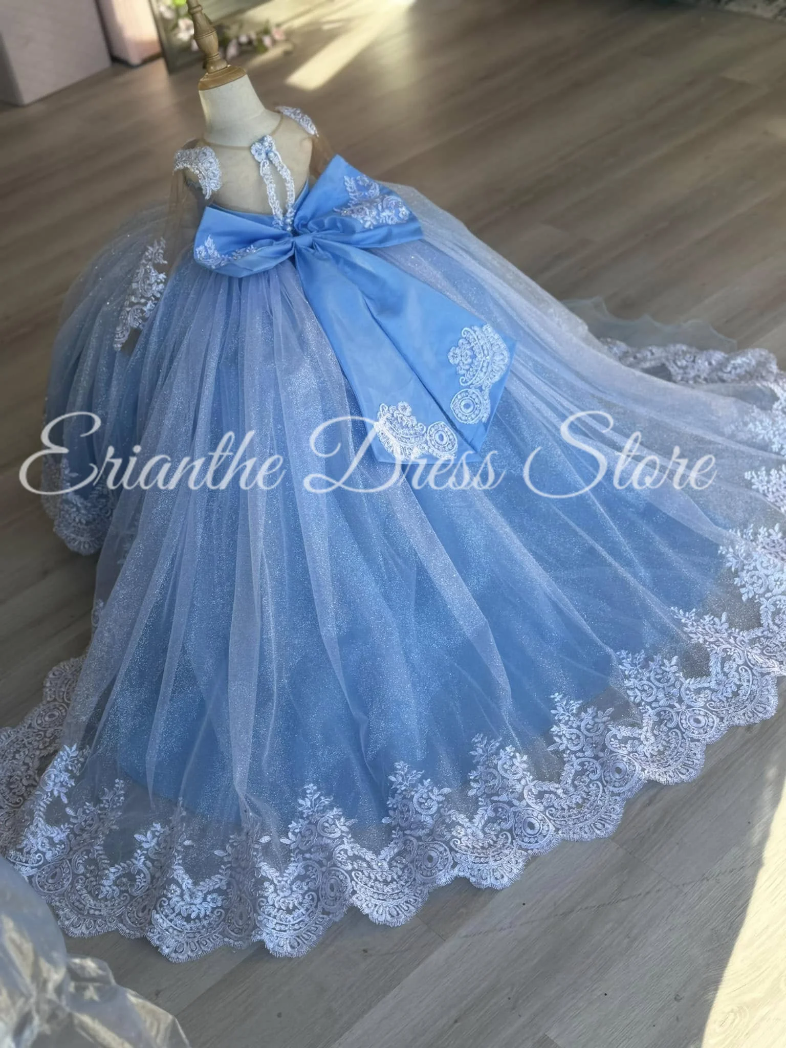 สีฟ้าT Ulleอ้วนA Ppliqueลูกไม้ชุดสาวดอกไม้สําหรับงานแต่งงานเจ้าหญิงเด็กวันเกิดพรรคศีลมหาสนิทครั้งแรกบอลชุดที่กําหนดเอง