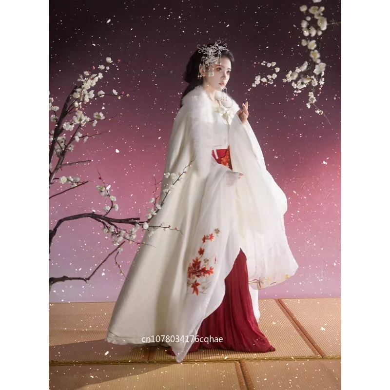 

New original heavy industry embroidery new white Warring States robe women's improved straight train full set