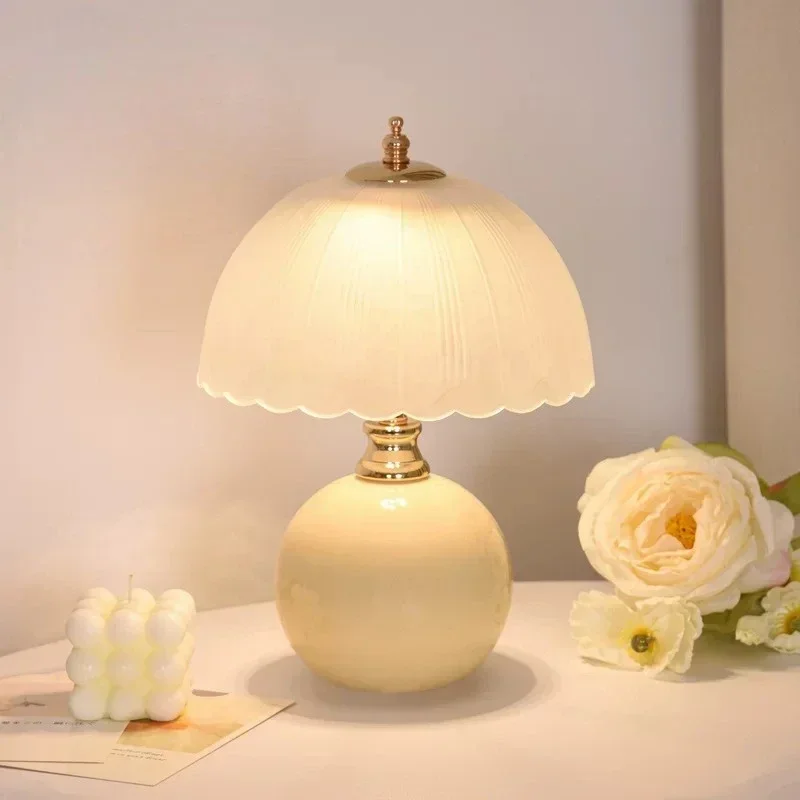 Flower Bud Table Lamp - Master Bedroom Nightstand Flower Bud Ambient Light with Dimmable Three-Color Lighting - Desk Night Light