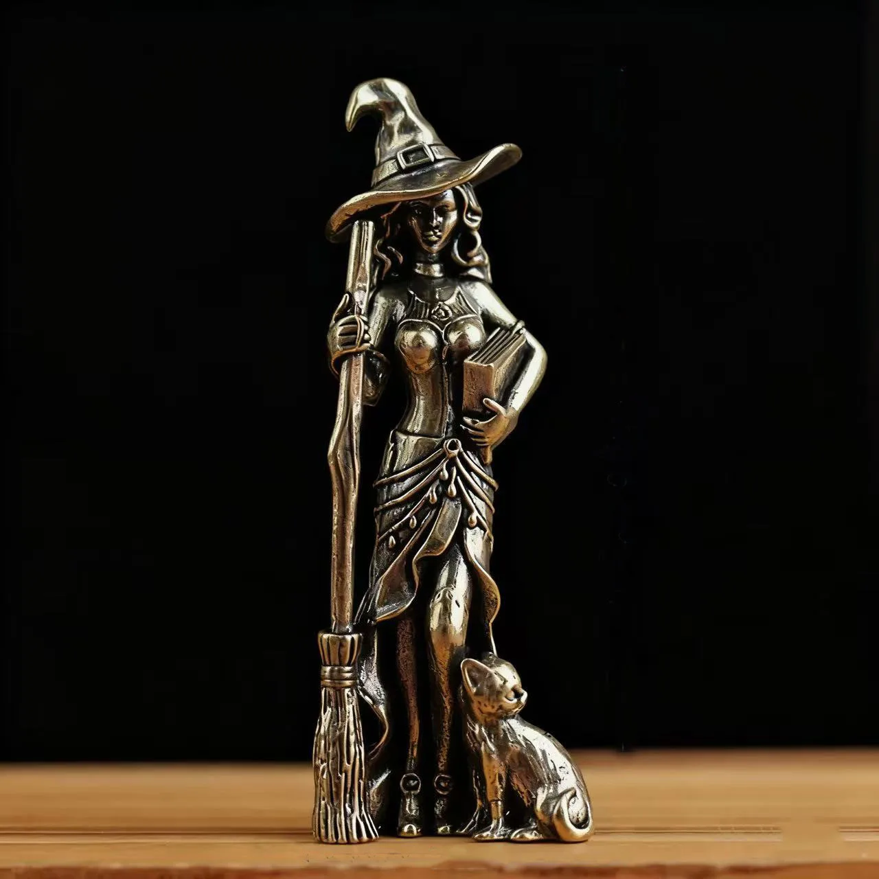 1/3 Piece Set Brass Standing Magic Witch Holding Broom and Holding Books Statue Ornament Suitable for Living Room Desktop Home Decoration Wizard Statue Crafts Christmas Halloween Gift