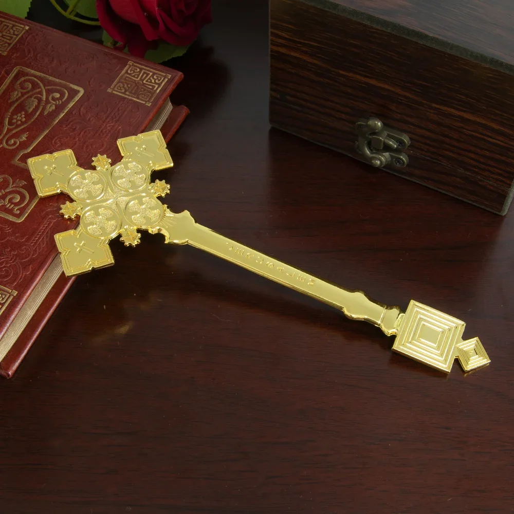 HTISOK Orthodoxes Kreuz Christus-Statue Religiöses Gebetskreuz Vergoldet Kirchen- und Heimdekoration Schmuckgeschenke – Detail 8