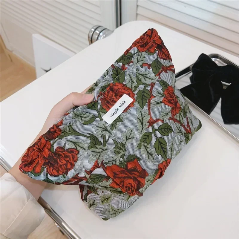 New Retro Rose Jacquard Fabric Clutch Cosmetic Bag Large Capacity Skincare Toiletries Organizer Women Daily Makeup Bag Pouch