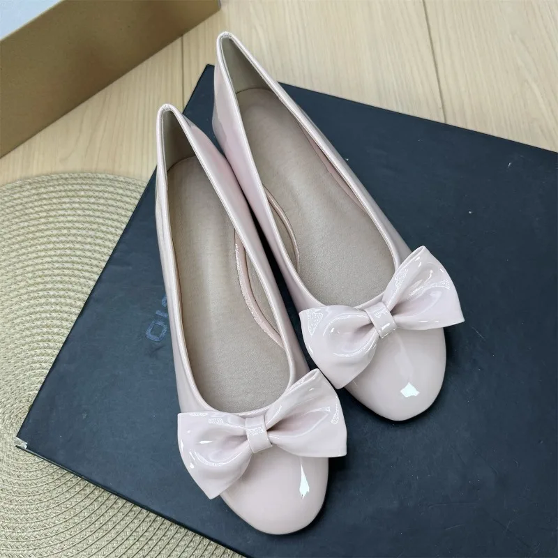 

Новинка 2024, осенние французские винтажные туфли Мэри Джейн, женские балетки с бантом, шикарный дизайн в стиле ретро, модные повседневные удобные туфли на плоской подошве белого цвета