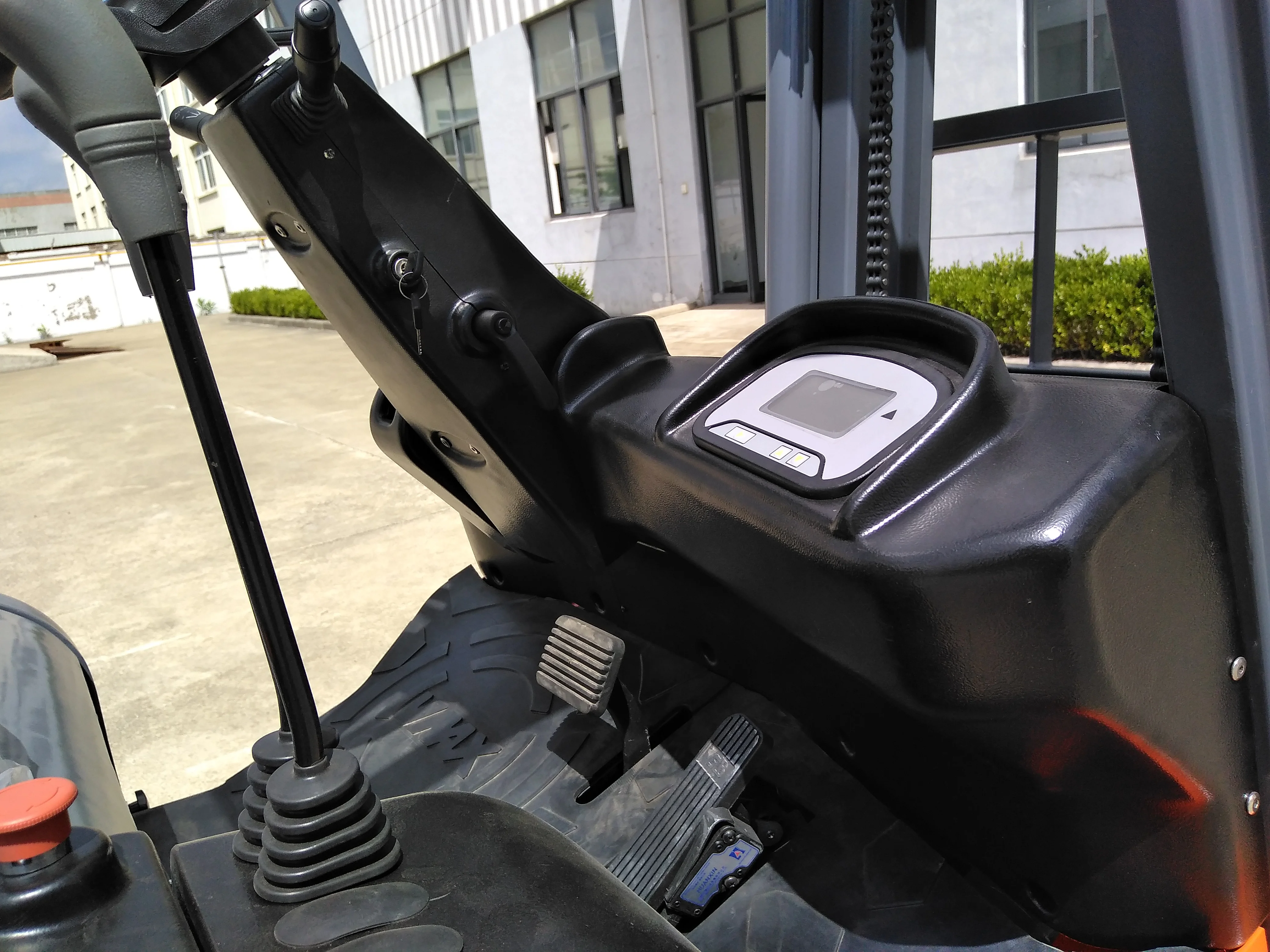 Industrial Electric Forklift EF18‑AC 1.8T Load, High Mast, Energy Efficient Design