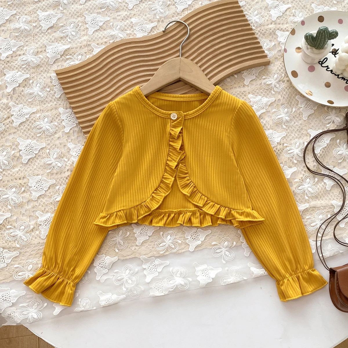 Herbstmode-Set, Kleid mit Schmetterlingsdruck, Oberteil mit Rüschen und Laternenärmeln, 2-teiliges Kinder-Set – Detail 4