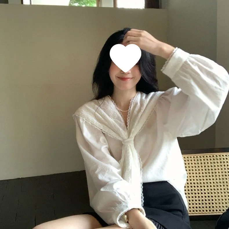 

Women's Long-sleeved Shirt with A New Design, Lace and Floral Pattern, Loose and Casual, Spring French Retro Style