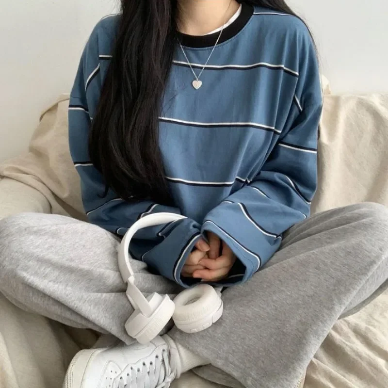 แฟชั่นลายเสื้อยืดผู้หญิง Baggy สบายๆ Minimalist แขนยาว Tees Hipster Vintage High Street College เกาหลีสไตล์