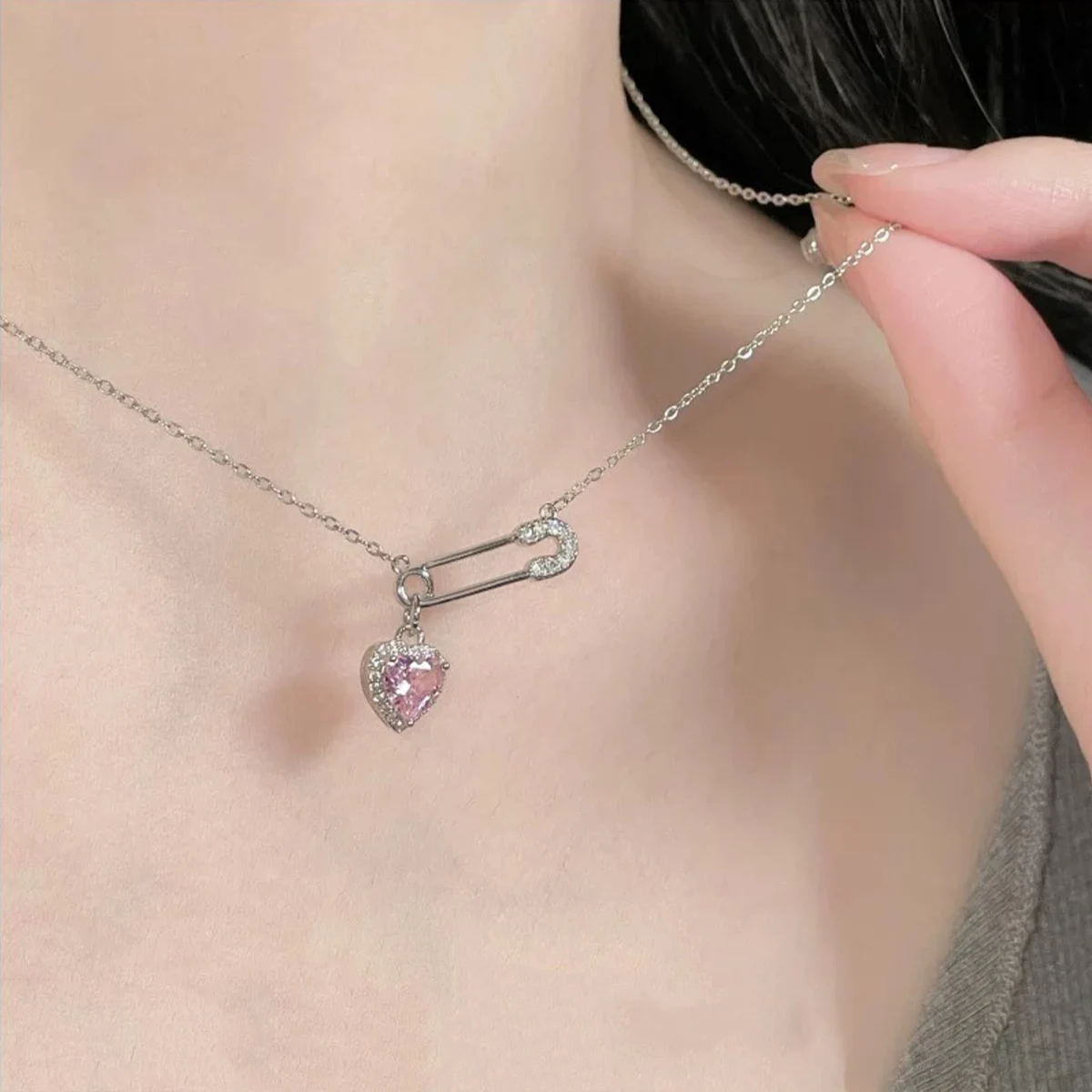 Clip de alfiler de seguridad con colgante de corazón, collar para mujer, gargantilla de cadenas de acero inoxidable, collar para mujer, regalo de joyería de moda